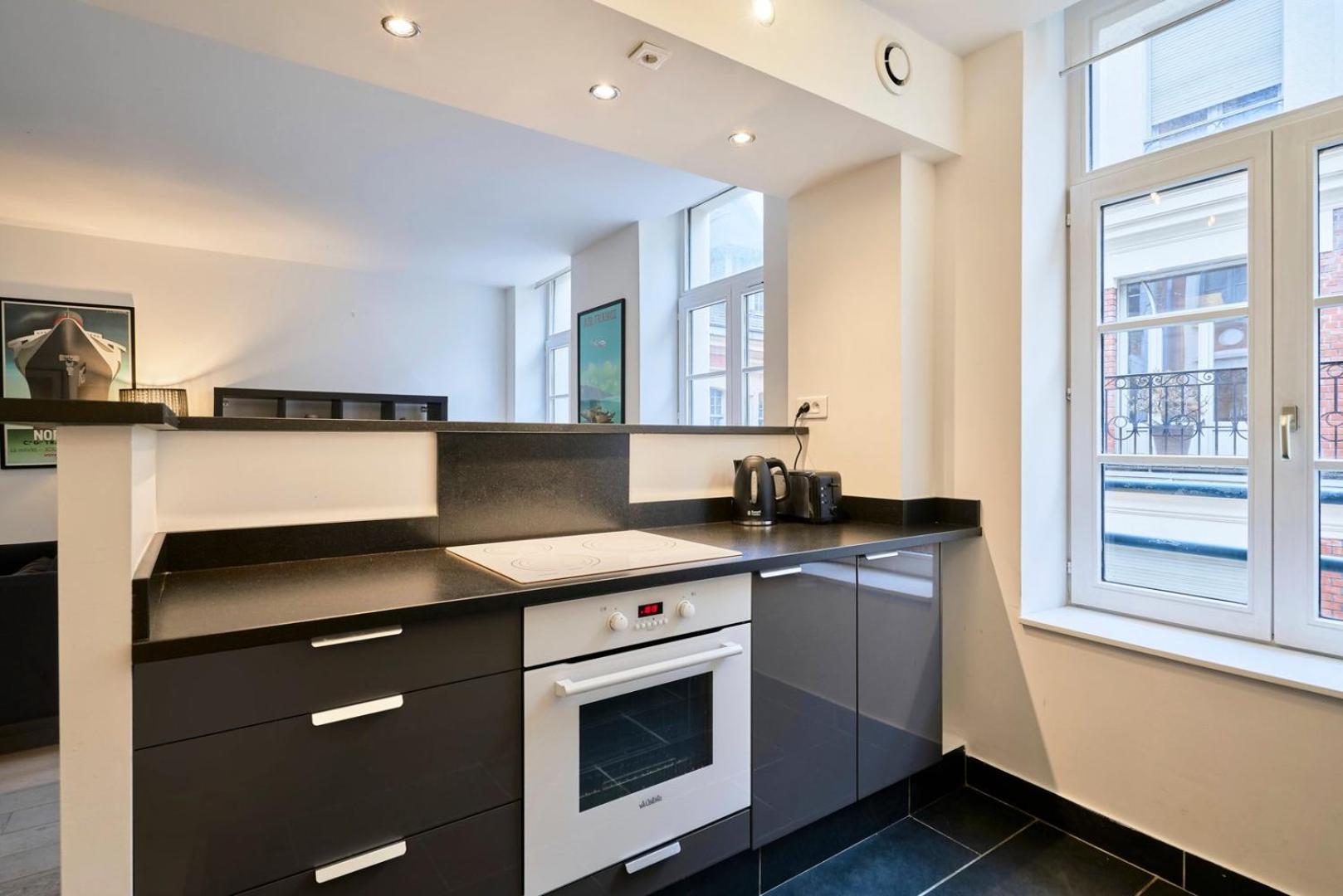 Spacious One Bedroom Apartment Ideally Located Lille Bagian luar foto