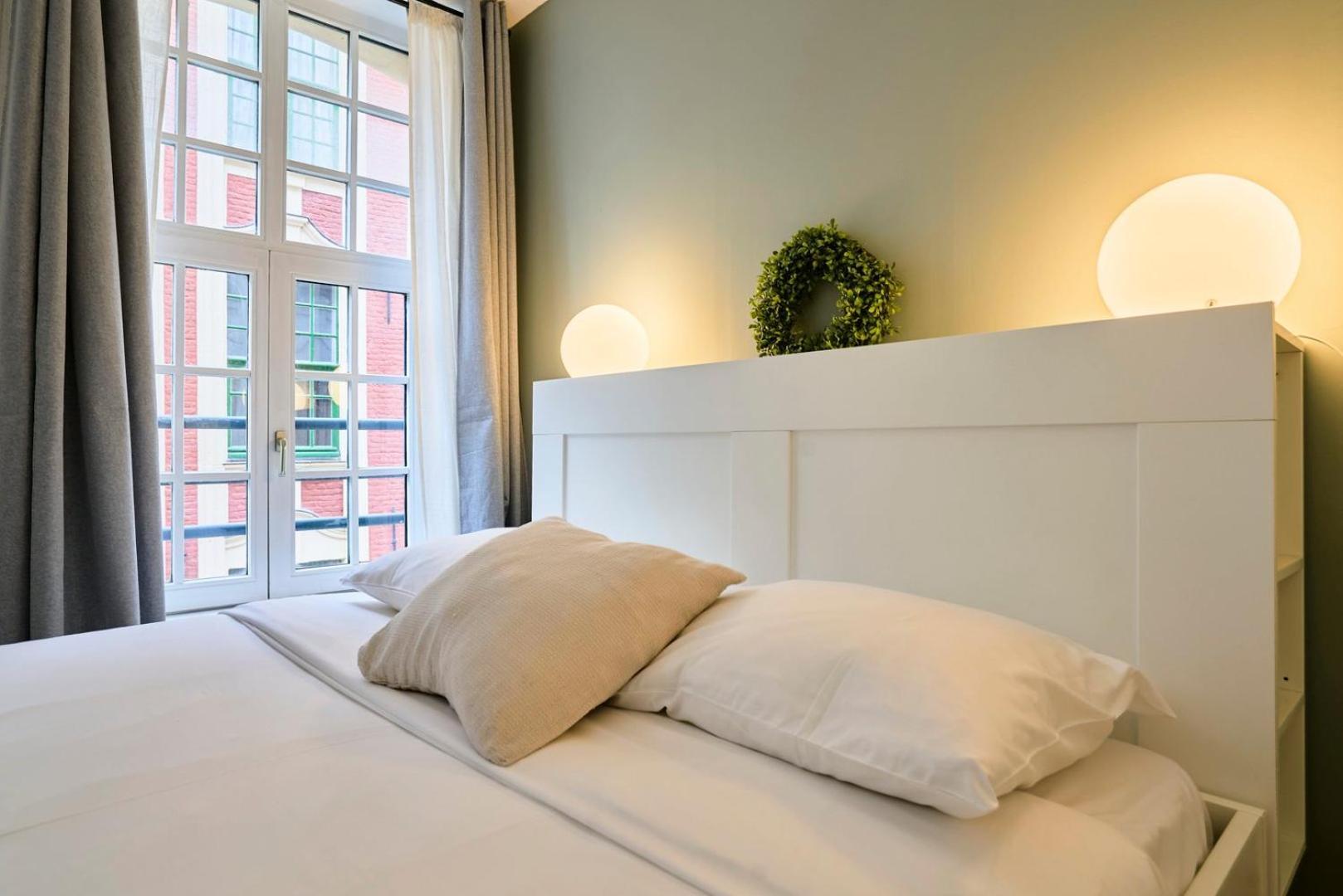 Spacious One Bedroom Apartment Ideally Located Lille Bagian luar foto